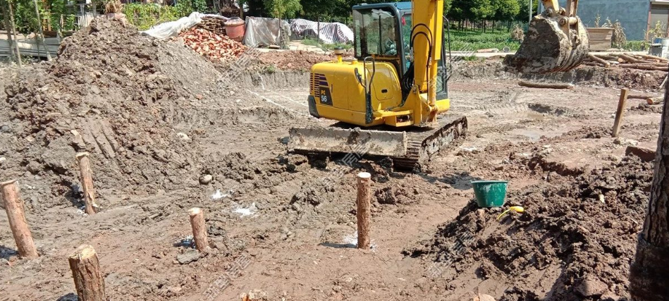 如何用松木樁在農村宅基地打基礎？