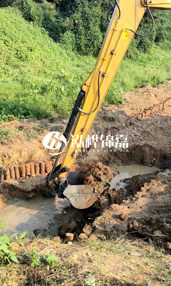 龍巖河道清淤專業(yè)施工-挖機(jī)清淤的效率怎么樣？