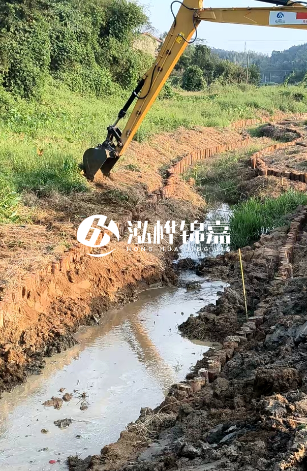十堰河道清淤專業(yè)施工-打完松木樁后清理淤泥費(fèi)用高不高？