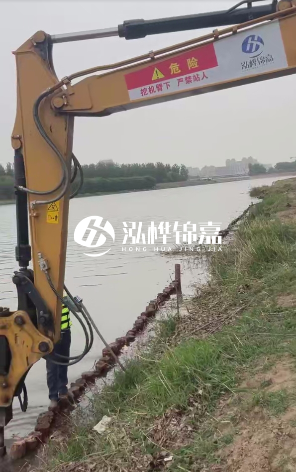 防汛木樁為什么要選擇松木？防汛木樁一根的價(jià)格是多少？