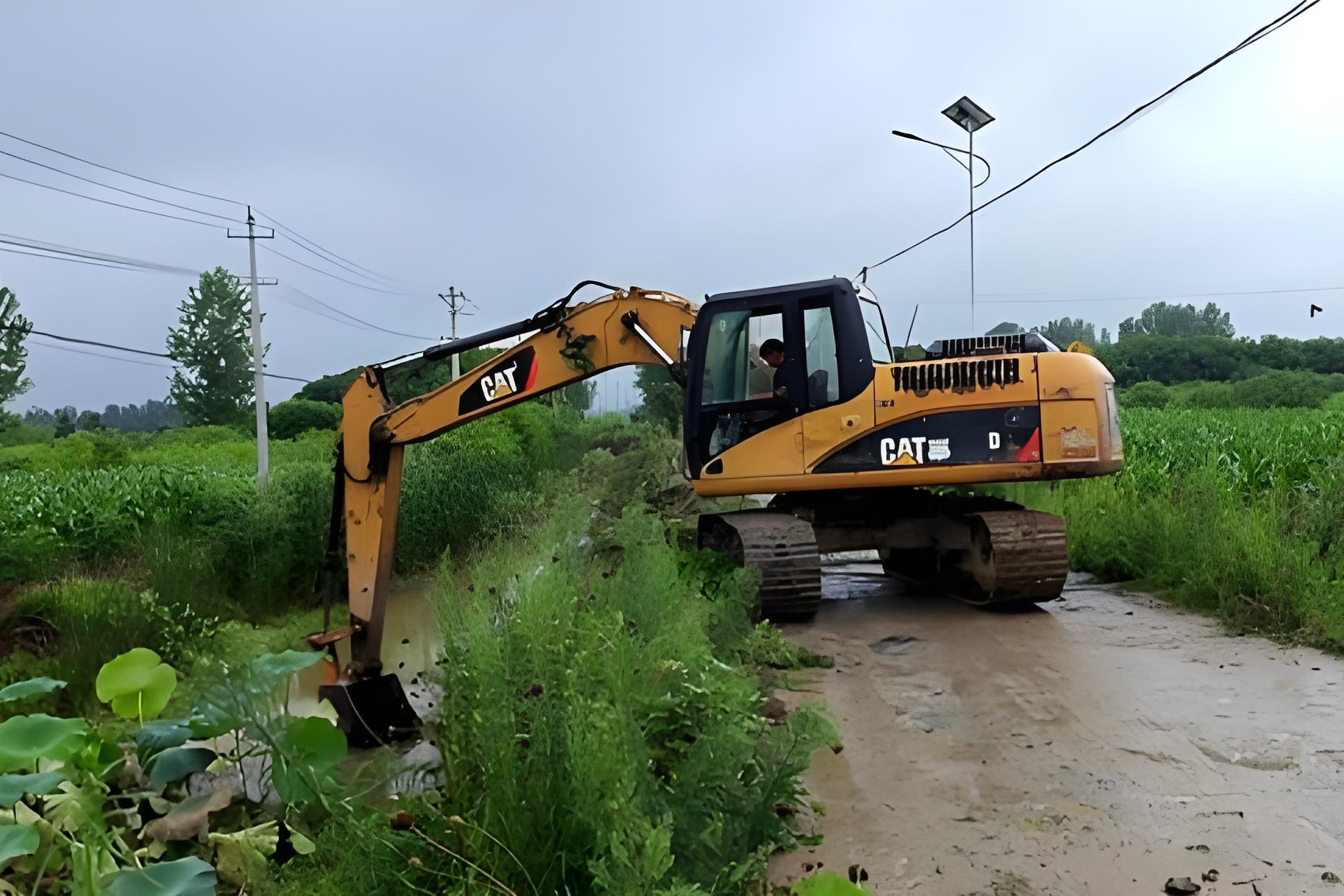 長沙水挖清淤團隊泓樺錦嘉-沼澤地清淤費用大概是怎樣計算的？?