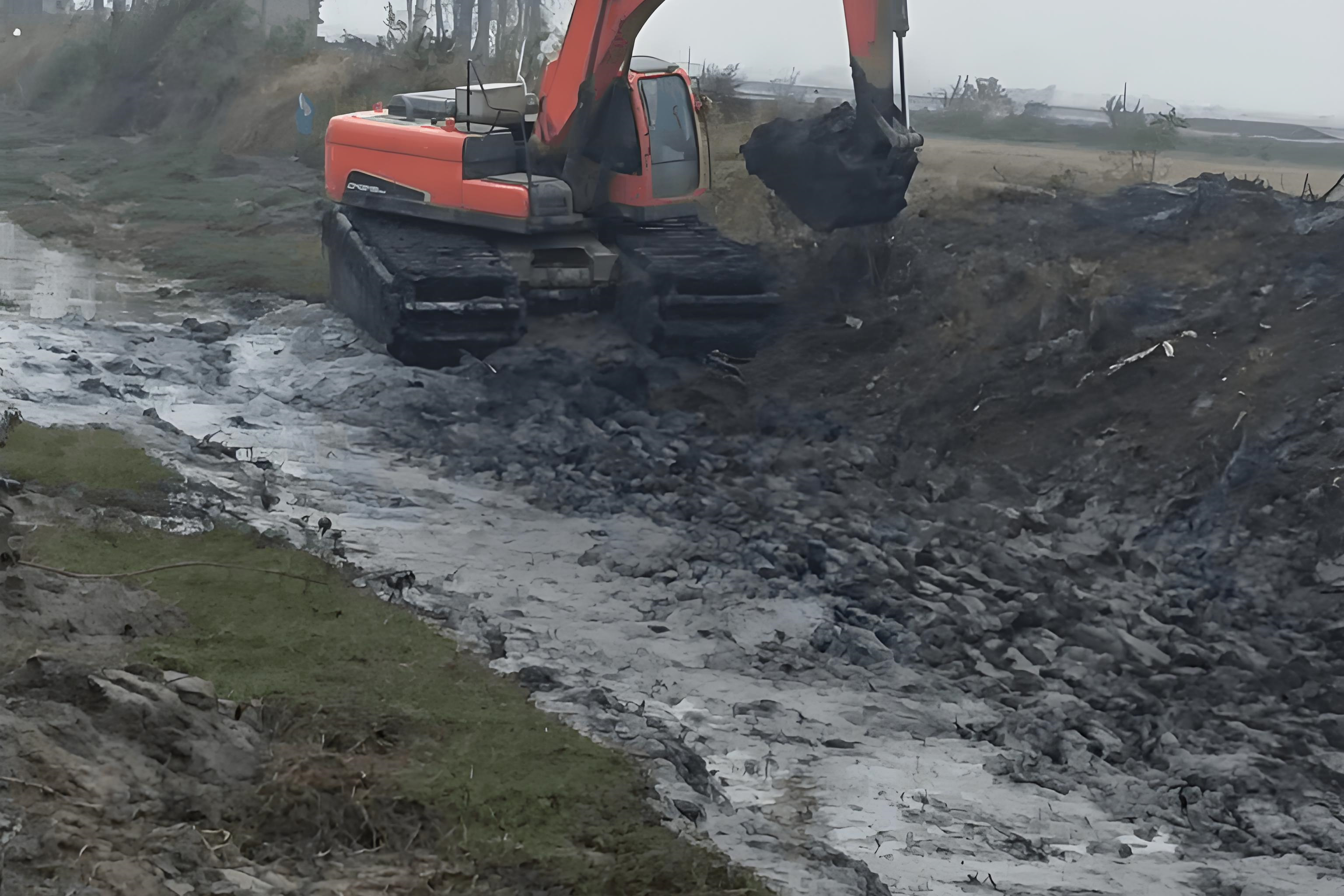 廣東湛江挖機清淤施工隊-挖機清淤能在水下作業(yè)嗎？?