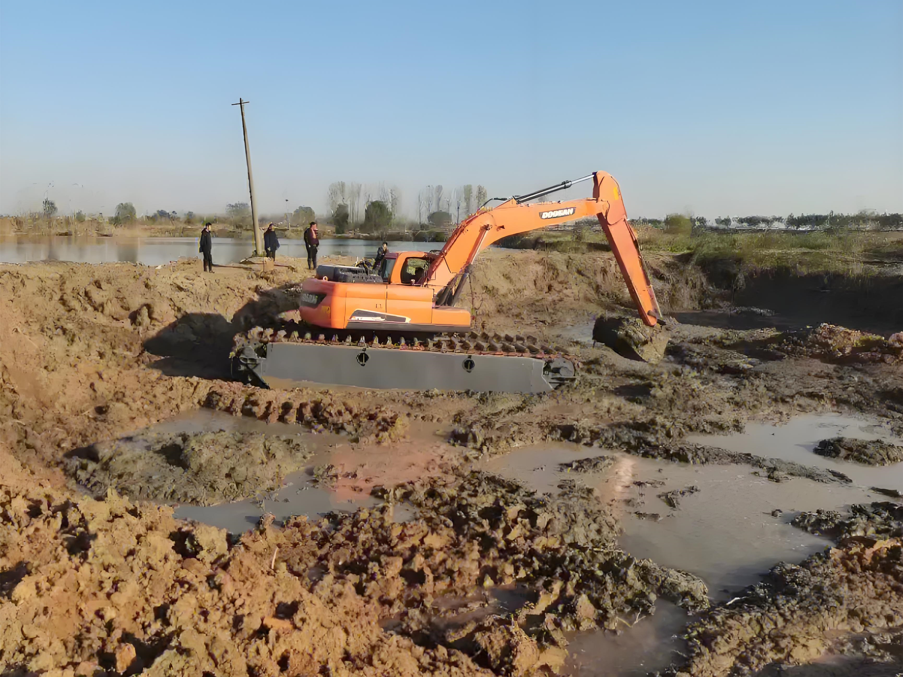 河南洛陽(yáng)挖機(jī)清淤施工隊(duì)-魚(yú)塘清淤的人工和機(jī)械哪種更劃算？