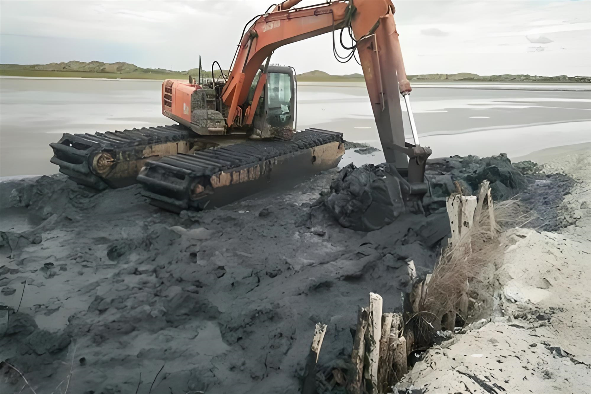 河南鄭州挖機(jī)清淤施工隊(duì)-沼澤地清淤的施工團(tuán)隊(duì)需要什么資質(zhì)？