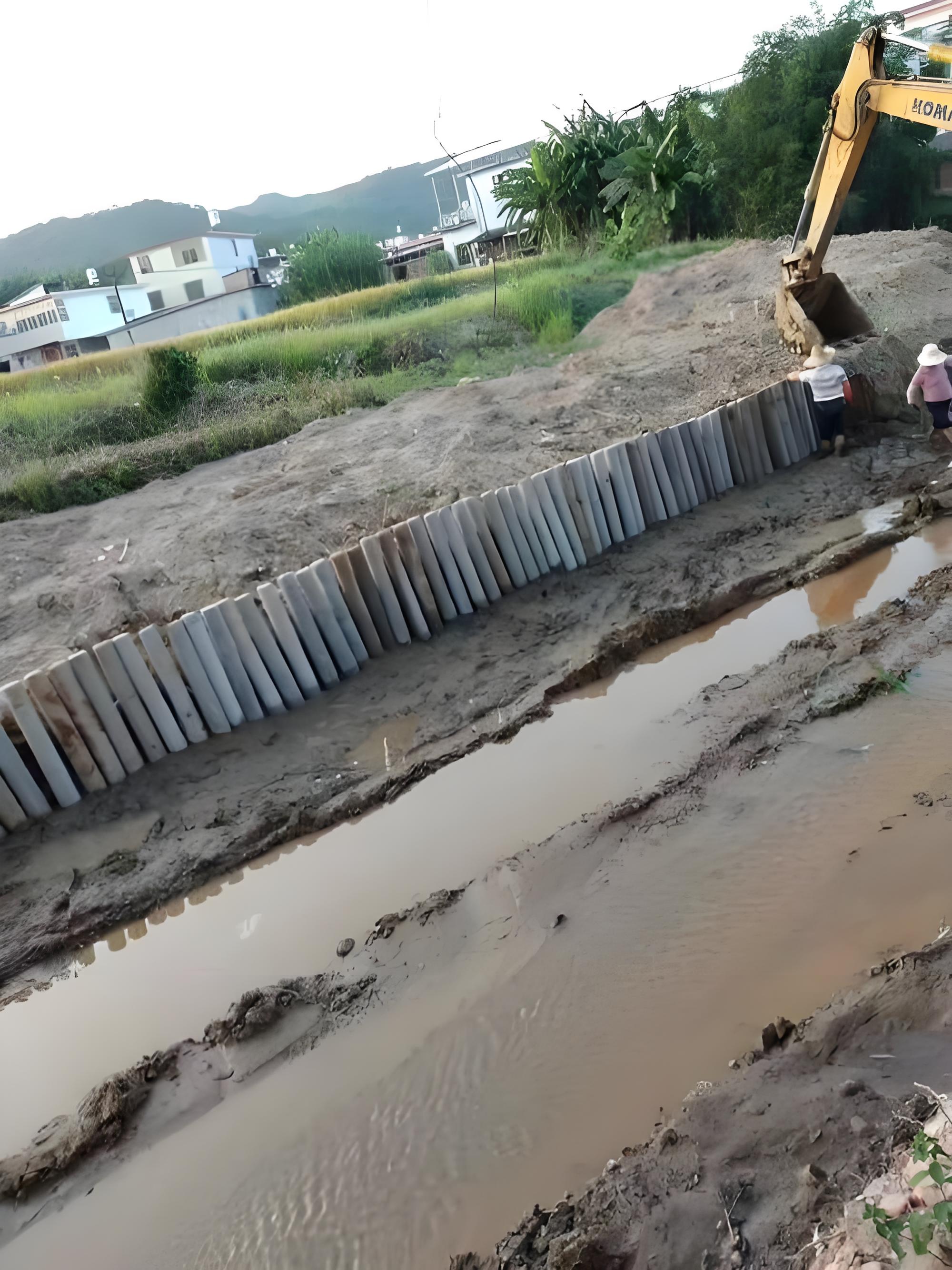 水泥仿木樁廠家泓樺錦嘉 - 4 米水泥圓樁多少錢一米？?